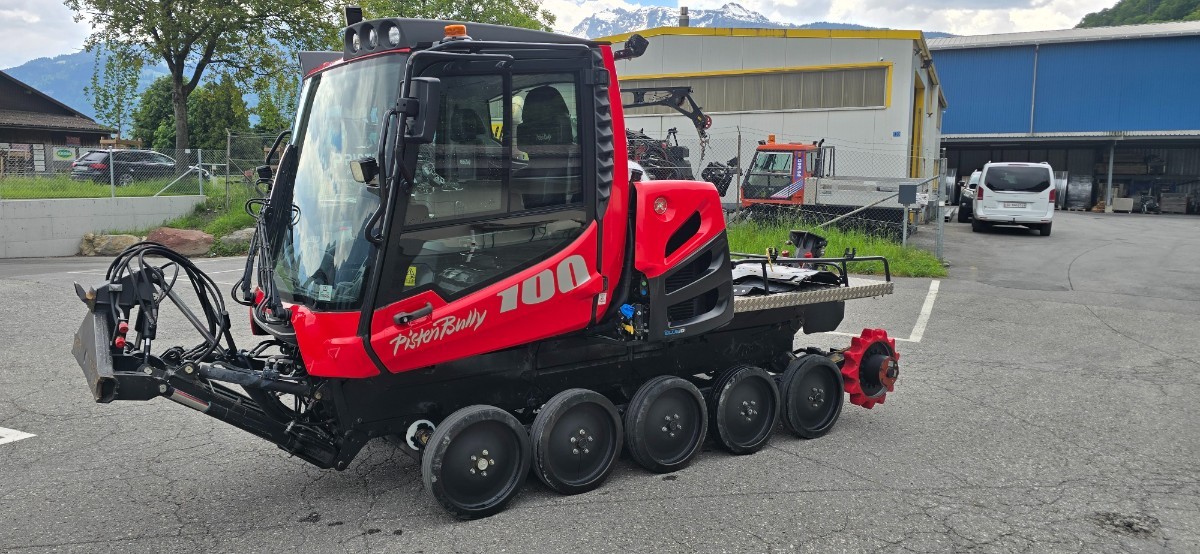 PistenBully 100 822
