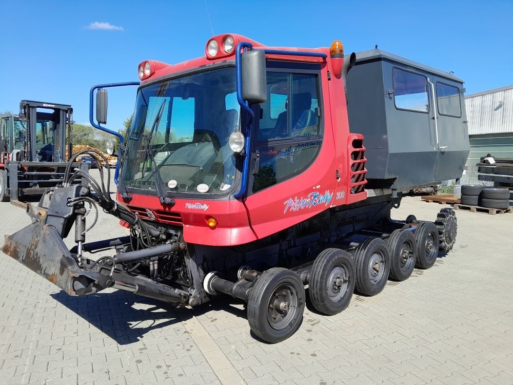 Pistenbully 300 mit Personenkabine