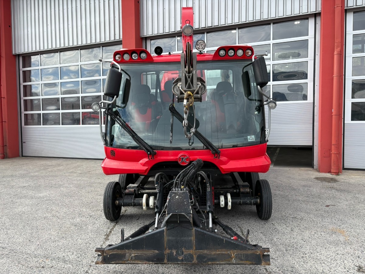 PistenBully 600 SCR Winde 4,5t aktiv