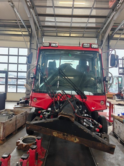 PistenBully 100 PT-329