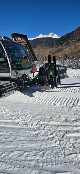 Staplergabel zu Pistenfahrzeuge Höhe verstellbar