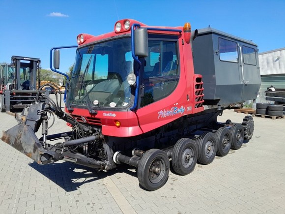 Pistenbully 300 mit Personenkabine