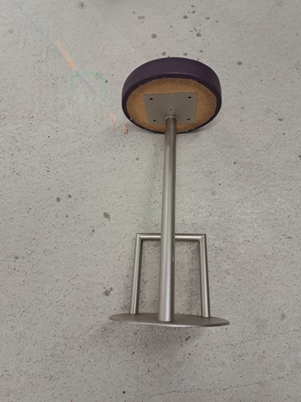 Barhocker, Holzstühle und Metallstühle – diverse Stückzahlen verfügbar