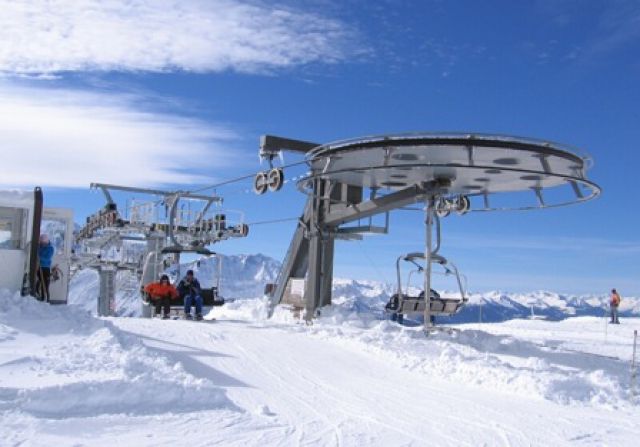  4 PERSON CHAIRLIFTS 