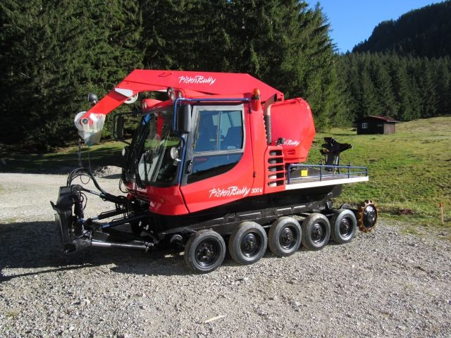 Kässbohrer PB 300W Pistenraupe mit Seilwinde