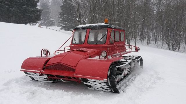 Snowtrac ST4B (Trac-Master)