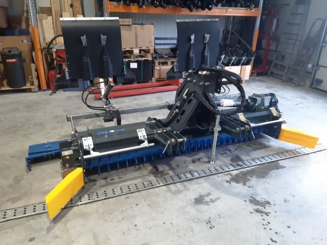 VERKAUFT - mueller Loipenfräse LF240m.