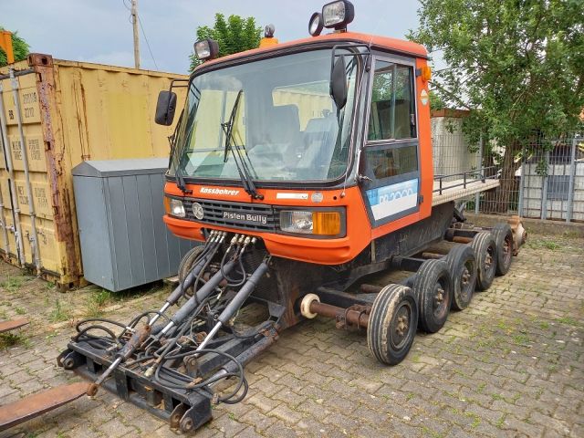 Kässbohrer Pistenbully PB 200 D