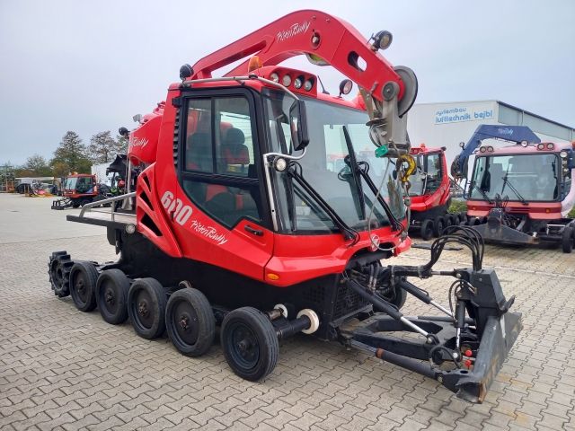 Kässbohrer PB 600 W, Service History