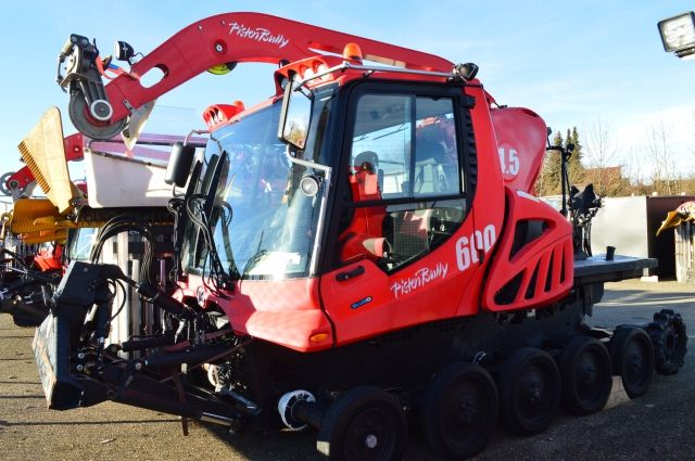 PistenBully 600 W SCR PT-230