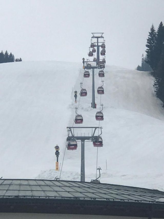 Doppelmayr Einseilumlaufbahn, 8 Personen Kabinen