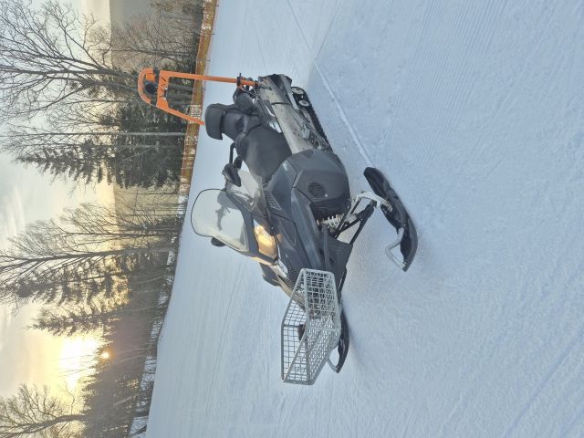 Adventure GT1200 Grand Tourer - Schneemobil